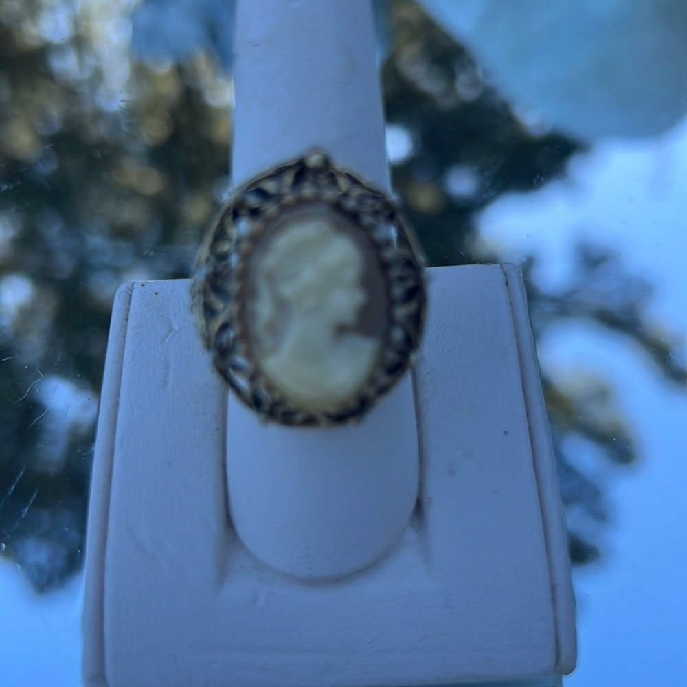 Vintage Cameo ring